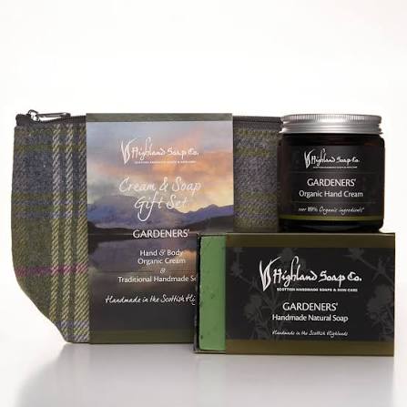 Mood Company - Cadeauset Zeep & Crème – Zeep, Bodycrème & Toilettas - Gardeners' Range - Highland Soap Company -