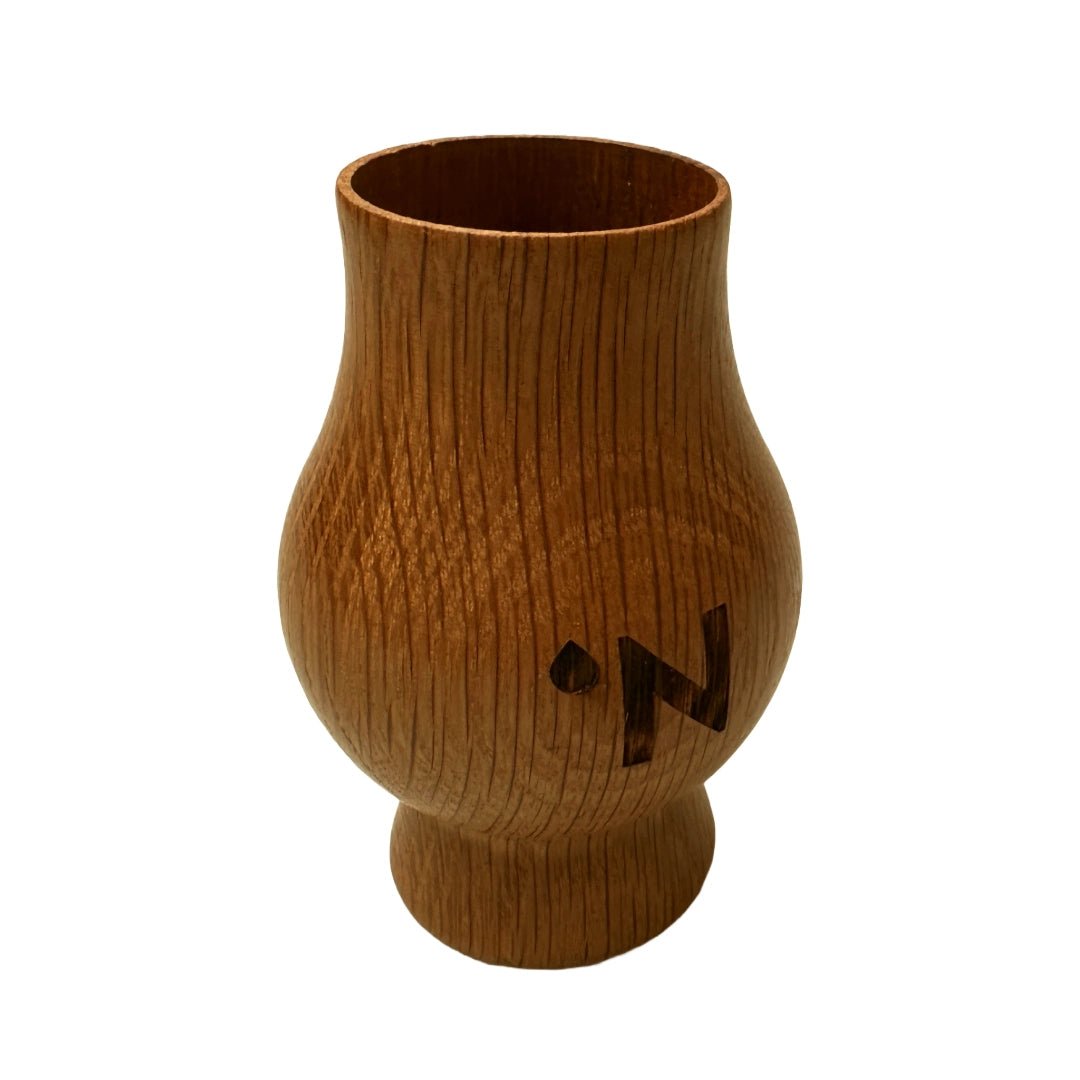 Handgemaakte eikenhouten whiskybeker (50ml) in houten doos by MoodCompanyNL