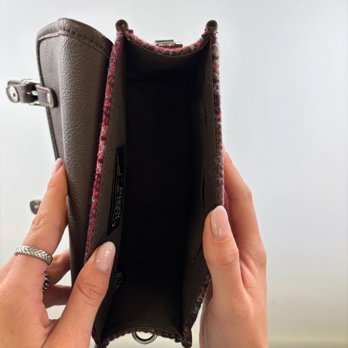 MoodCompanyNL - Mini Tas Harris Bervie Roze Stewart Tartan - 15x20x7,5 - Harris Tweed - Glen Appin of Scotland - 5061035011565