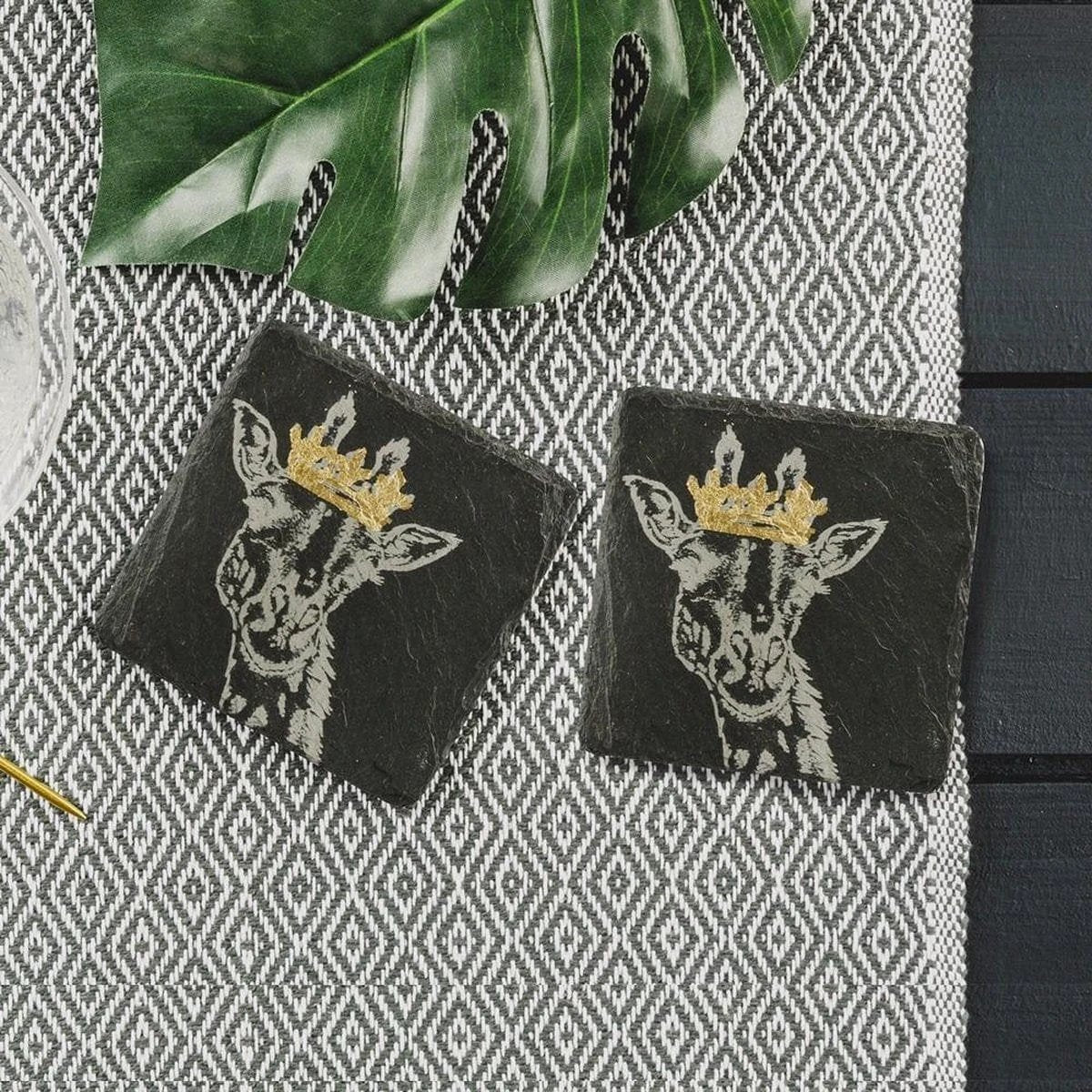 Onderzetters Giraffe met gouden kroon - Gegraveerd - Leisteen - Just Slate Company Scotland by MoodCompanyNL