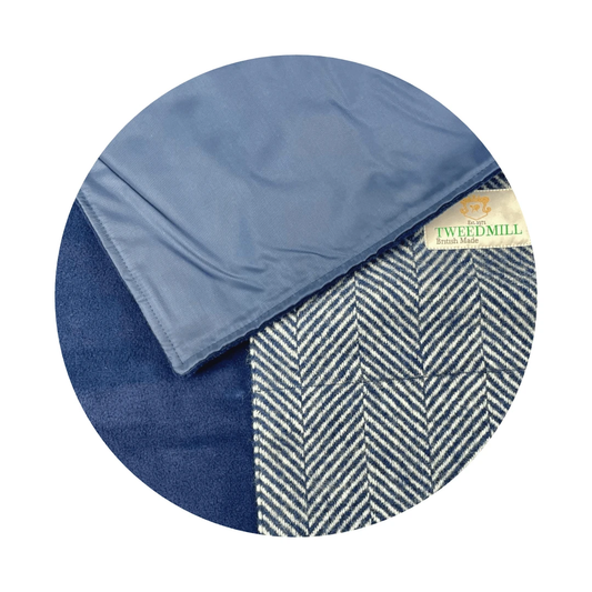 MoodCompanyNL - Picknickkleed Leisure Visgraat Blauw - Fleece - Waterdicht - 137x137cm - Tweedmill - 5060567820003