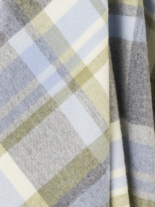 Plaid Portree Grijs Lichtblauw - Merino lamswol - 140x185 - Bronte by Moon Scotland by MoodCompanyNL