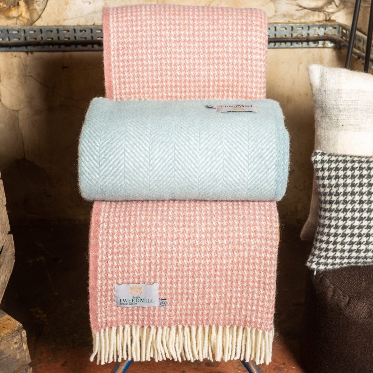 MoodCompanyNL - Plaid Waffle Oud Roze (Dusky Pink) - 140x240 - Nieuw Wol - Tweedmill UK - 6558284147927