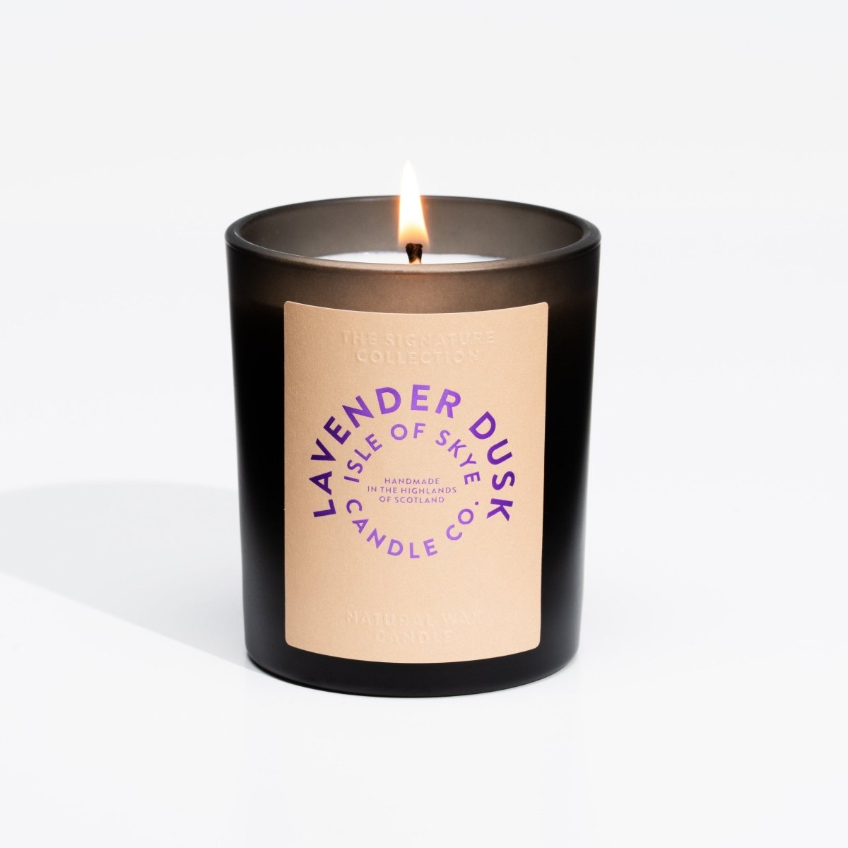 Mood Company - Sojawaskaars Lavender Dusk - Black Tumbler - Handgemaakt - 45 uur - Isle of Skye Candle Company - 5060346380063