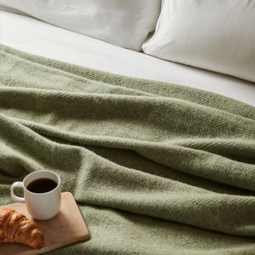 Plaids Groenkleuren – Rustgevend voor Botanische en Natuurlijke Interieurs - MoodCompanyNL