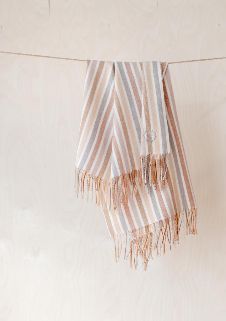 MoodCompanyNL - Babydekentje Gestreept Beige - 75x110 - Lamswol - TBCo Scotland - 5055603554851