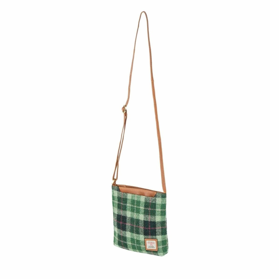 MoodCompanyNL - Crossbody Tas Groen Tartan & Leer | Slank & Praktisch | Das Impex - 5056703019400
