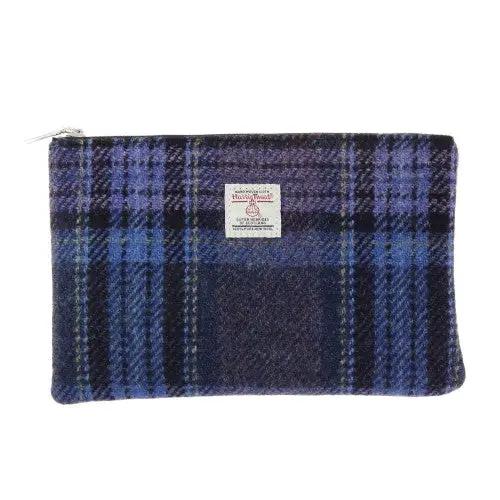 Mood Company - Etui Berneray Blauw en paars stewart Tartan - 22 x 14 - Harris Tweed - Glen Appin of Scotland - 5061035014795