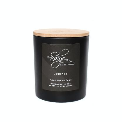 MoodCompanyNL - Geurkaars Jeneverbes (Juniper) Large - 45 uur - Sojawas - Isle of Skye Candle - 5060346380117