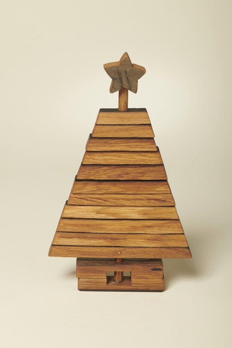 MoodCompanyNL - Kerstboom Small van oude whiskyvaten - 41 x 24 cm - Handgemaakt - Darach Scotland - 6091021971930