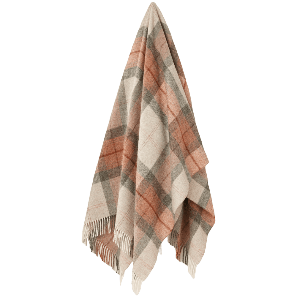 Mood_Company Plaid Skye Koraal Rood - Shetland Lamswol - 140x185 - Bronte by Moon Scotland