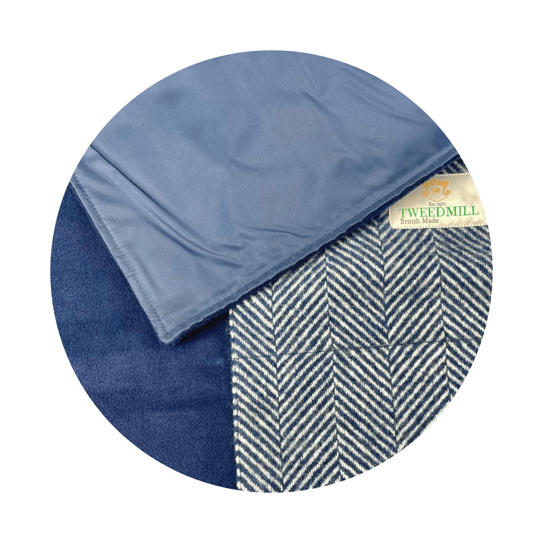 MoodCompanyNL - Picknickkleed Leisure Visgraat Blauw - Fleece - Waterdicht - 137x137cm - Tweedmill - 5060567820003