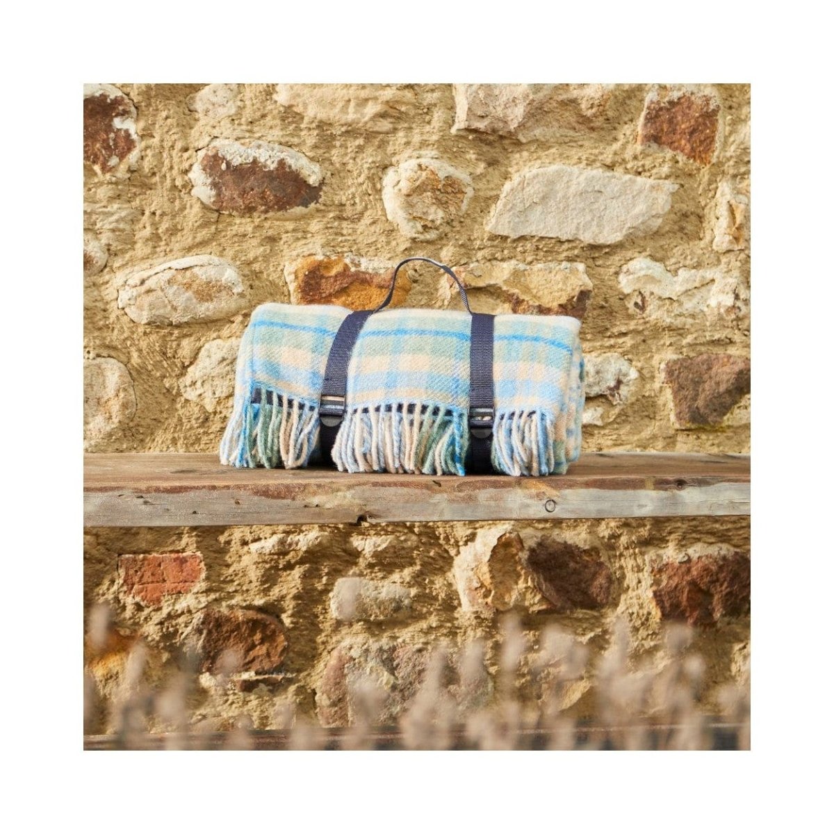 MoodCompanyNL - Picknickkleed Polo Cottage Blauw - Wol - Waterdicht - 145x183cm - Tweedmill - 5060958301074
