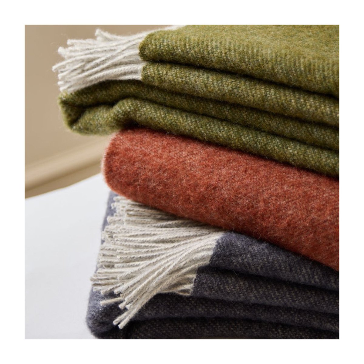 Mood Company - Plaid Dartmoor Ketchup - 150x183 - Nieuw Wol - Tweedmill UK - 5060958306871