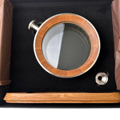 MoodCompanyNL - Porthole Decanter 700 ml – Luxe whiskykaraf van geblakerd Amerikaans eiken & glas (kopie) - 6151217498471