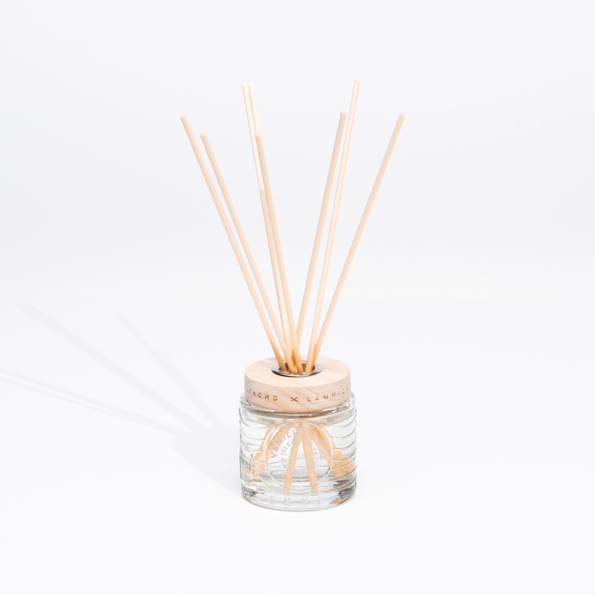 Mood Company - Reed Diffuser Vanilla & Fig - Handgemaakt - 10 weken - Isle of Skye Candle Company - 5060346380988