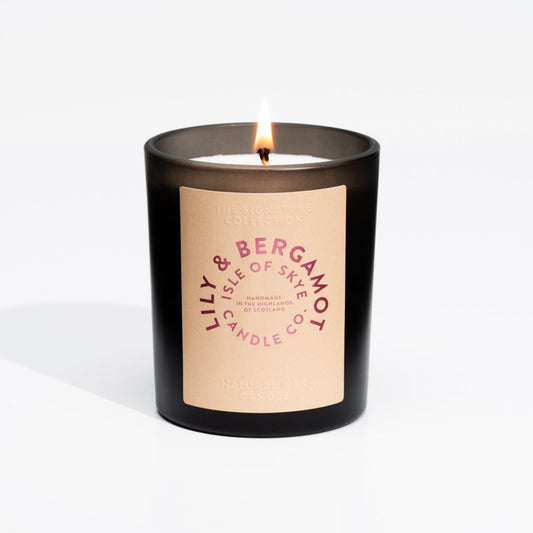 Mood Company - Sojawaskaars Lily & Bergamot - Black Tumbler - Handgemaakt - 45 uur - Isle of Skye Candle Company - 5060346380469