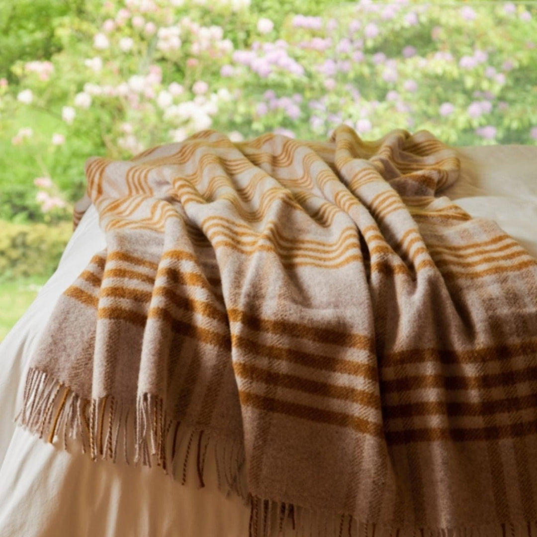 MoodCompanyNL - Sprei Grote Schotse Ruit Mosterdgeel (English Mustard) - 140x240 - Nieuw Wol - Tweedmill UK - 5060958301951