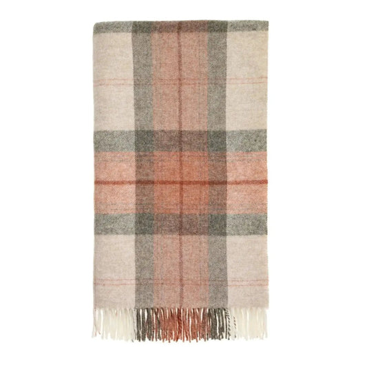 Plaid Skye Koraal Rood - Shetland Lamswol - 140x185 - Bronte by Moon Scotland by MoodCompanyNL